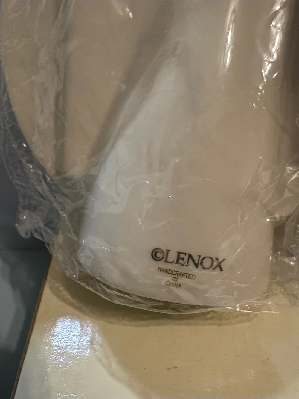 Lenox image appears